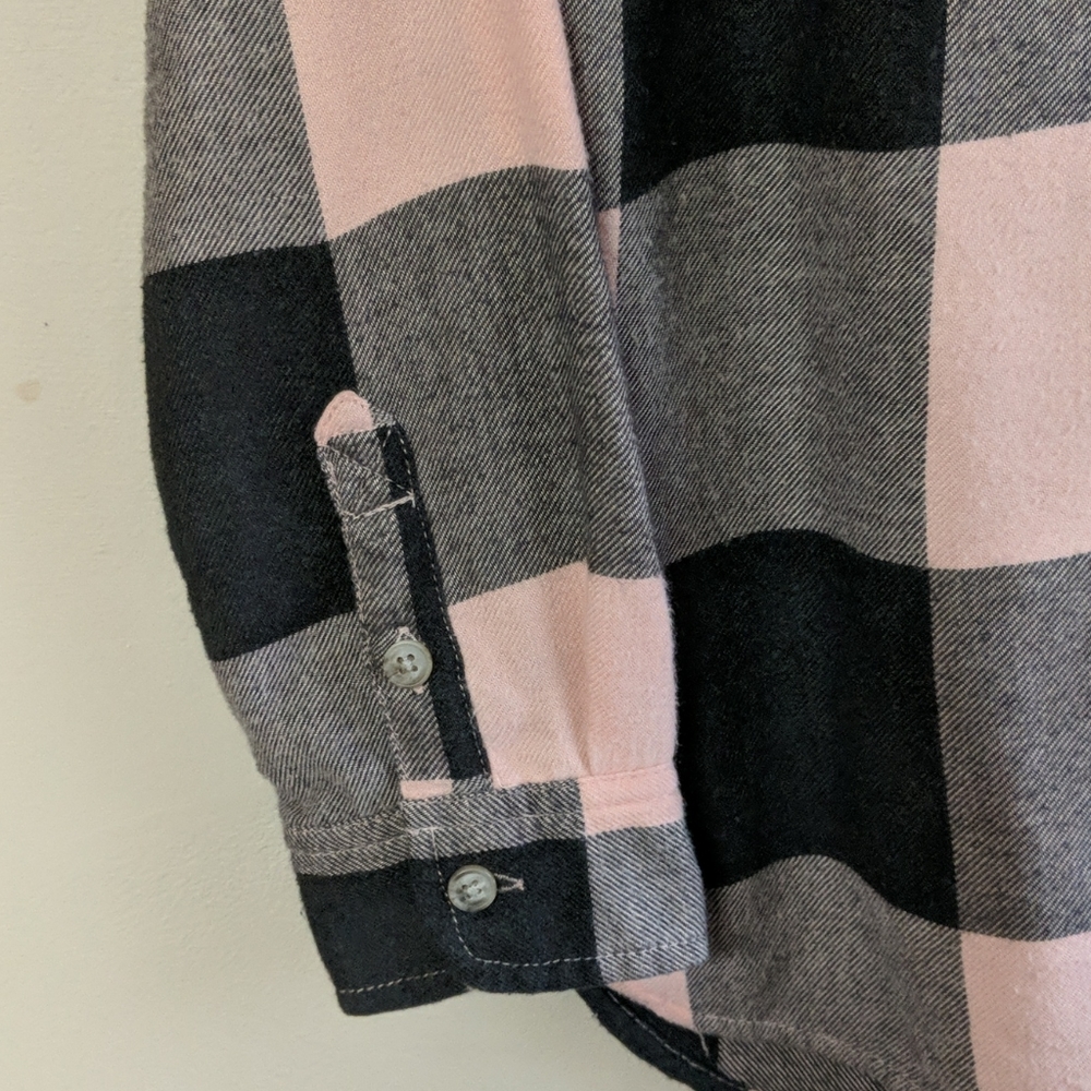 AE light pink & black plaid button down - Picture 4 of 4